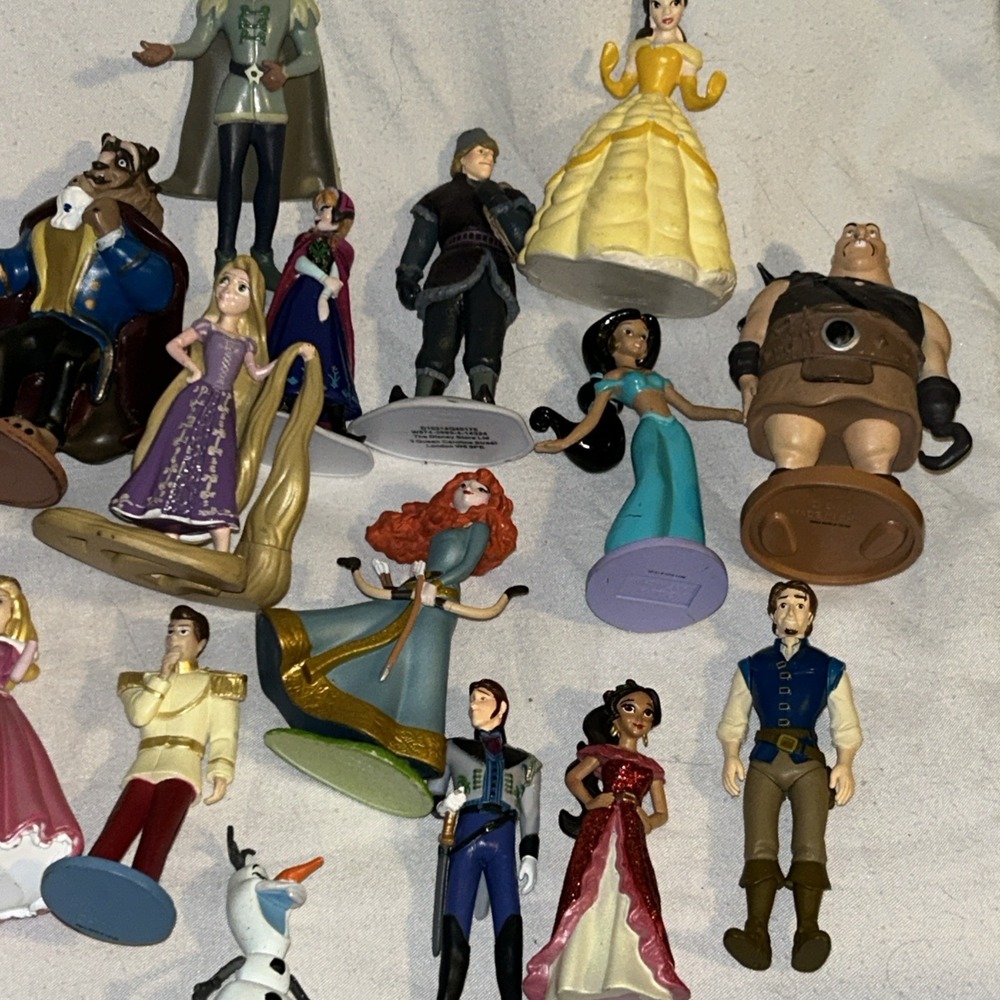 Lot 23 Disney Mini Figure Toy Lot PVC Mixed Characters Princess F1 - Picture 4 of 5